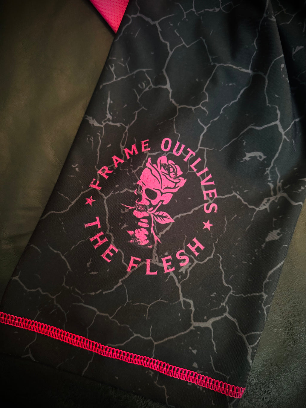 LIMB LEGION PRESSURE BLOOMS SHORT SLEEVE JIU JITSU RASHGUARD-BLACK & PINK
